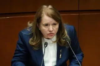 Solicita licencia a la ministra Loretta Ortiz. Esto informa