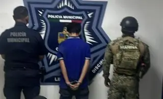 Madre ayuda a hijo detenido para que huya (+Video)