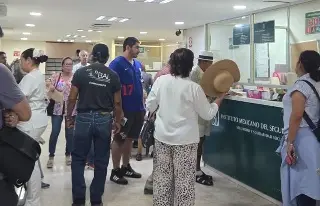 Reportan que no sirven climas del IMSS en avenida Díaz Mirón de Veracruz