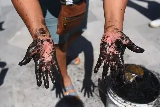 Sin pesca y sin apoyos: pescadores protestan en Xalapa tras derrame de petróleo