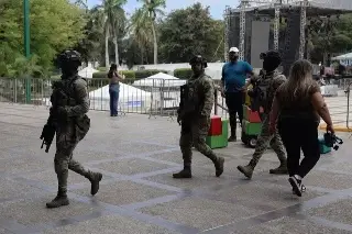 Marina y Policía Estatal resguardan palacio de gobierno de Sinaloa