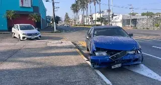 Aparatoso accidente automovilístico en calles de Veracruz 