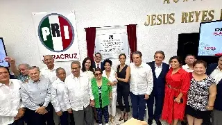 PRI realiza develación de placa conmemorativa a Fidel Herrera y Rosa Borunda 