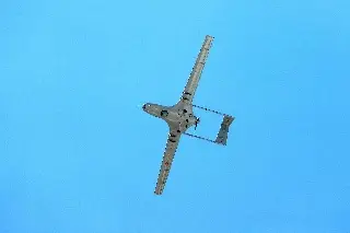 Ataque con dron lanzado desde Irán provoca gran incendio en zona industrial de Emiratos