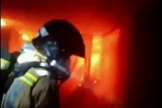 Incendio deja cuantiosos daños a restaurante del bulevar en Veracruz