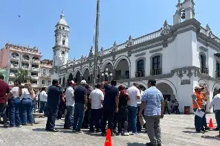 Evacuan Palacio Municipal de Veracruz; fueron más de 700 personas por simulacro 