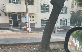 Identifican a joven que deambulaba desnudo en Veracruz; DIF busca a sus familiares 