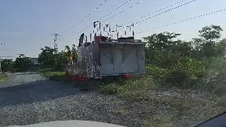Estorban carros alegóricos en carretera Veracruz-Medellín, reportan vecinos