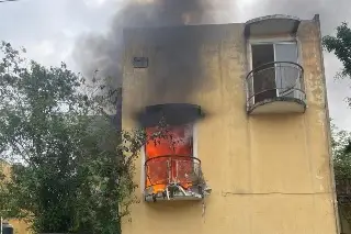 Incendio en  consume departamento en Coatzintla, Veracruz 