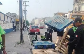 Retiran objetos que obstruían calles del centro de la ciudad de Veracruz 