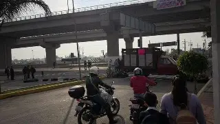 Bloquean accesos al Aeropuerto Internacional Felipe Ángeles. Precaución