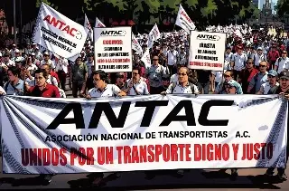 Transportistas protestarán contra inseguridad, malas carreteras y corrupción  