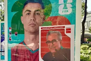 Colocan estampa de Rubén Rocha Moya 'junto' a Cristiano Ronaldo durante exposición en CDMX 
