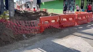 Reportan cierre vial en esta calle en Veracruz 
