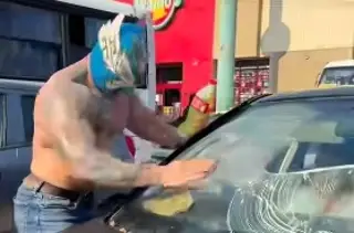 Limpiaparabrisas se vuelve viral por su curiosa manera de trabajar al sur de Veracruz (+Foto)