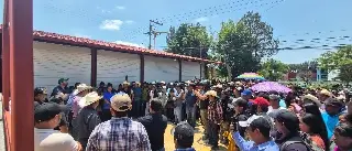 Liberan accesos en Coscomatepec tras acuerdos con habitantes de Zacatla