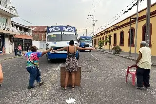 Bloqueo en el centro de Veracruz; vecinos llevan 3 días sin luz