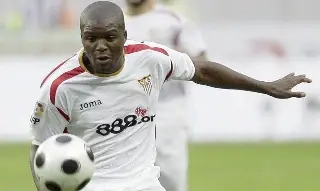 Exdefensa y campeón del América, Aquivaldo Mosquera, se ampara contra FGR