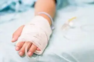 Tiene 9 años y desde que nació nunca ha salido del hospital