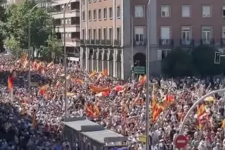 Marchan miles de personas en Madrid para pedir la renuncia de Pedro Sánchez
