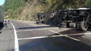 Hay cierre por accidente en esta carretera de Veracruz. Precaución
