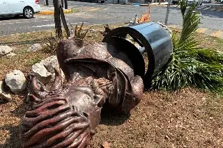 Derriban busto tras accidente en el fraccionamiento Reforma, en Veracruz