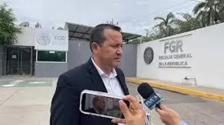 Dámaso Castro Saavedra, vicefiscal con licencia de Sinaloa, comparece en la FGR 