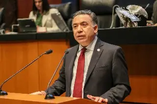 Repareció el senador Enriue Inzunza al acudir a declarar ante FGR