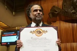 Les pido que sigamos humanos, haciendo cine como humanos: González Iñárritu en el Colegio Nacional