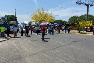 Bloquean carretera federal Veracruz-Xalapa, esta es la razón 