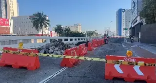 Continúa cierre vial por hundimiento en Boca del Río 