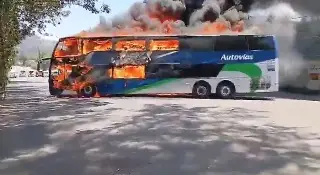 Reportan bloqueos y quema de autos en Zitácuaro