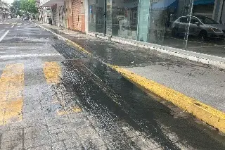 Brota lodo en avenida Independencia tras fuertes lluvias