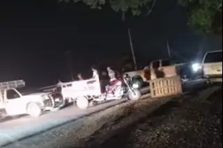 Vecinos bloquean vialidades en distintos puntos de Veracruz (+Video) 