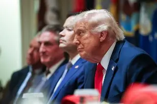 Donald Trump firma orden ejecutiva que permite revisar modelos de IA previo a su lanzamiento