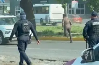 Sorprenden a presunto ladrón de cable en registro de CFE; al salir ocurre algo inesperado (+ video)