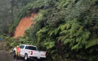 Cierre total en carretera Xico-Teocelo tras derrumbe por lluvias