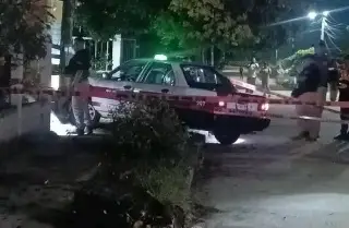 Asesinan a taxista mientras conducía en calles de Jáltipan