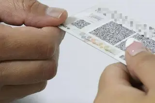Emiten nuevo modelo de credencial del INE ¿Hay que cambiarla?