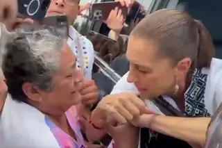 Mamá de Roxana Guzmán pide ayuda a Sheinbaum para localizar a la periodista 