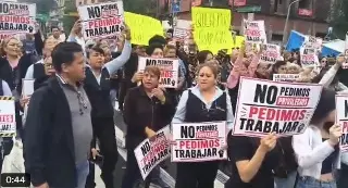 Protestan comerciantes de 'la calle de las novias': CNTE los está llevando a la quiebra