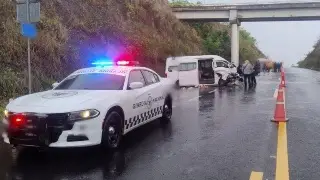Reportan cierre por accidente en carretera que va del puerto de Veracruz. Precaución