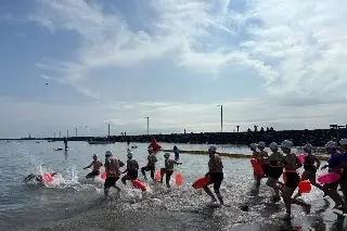  Cruce a San Juan de Ulúa reúne a más de 100 nadadores en Festival del Mar en Veracruz