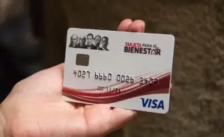 Inicia entrega de Tarjetas del Bienestar para adultos mayores registrados en abril