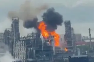 Ucrania golpea refinería de Moscú en uno de sus mayores ataques con drones (+Video)