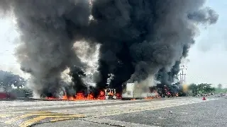 Explosión en caseta de La Venta, Tabasco; pipa con combustible choca contra autos