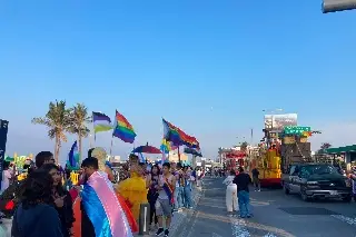 Marcha multicolor: comunidad LGBTIQ+ salen a tomar las calles en Veracruz 