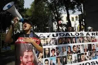 Si quiere no me vea como un padre que busca a su hijo, véame como un pato: activista a Sheinbaum