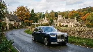 Compró este automóvil de contado y ahora es embajador en Europa DE LA 4T