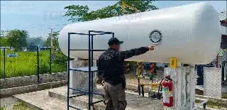 En Veracruz puerto detienen a persona y aseguran varios litros de combustible